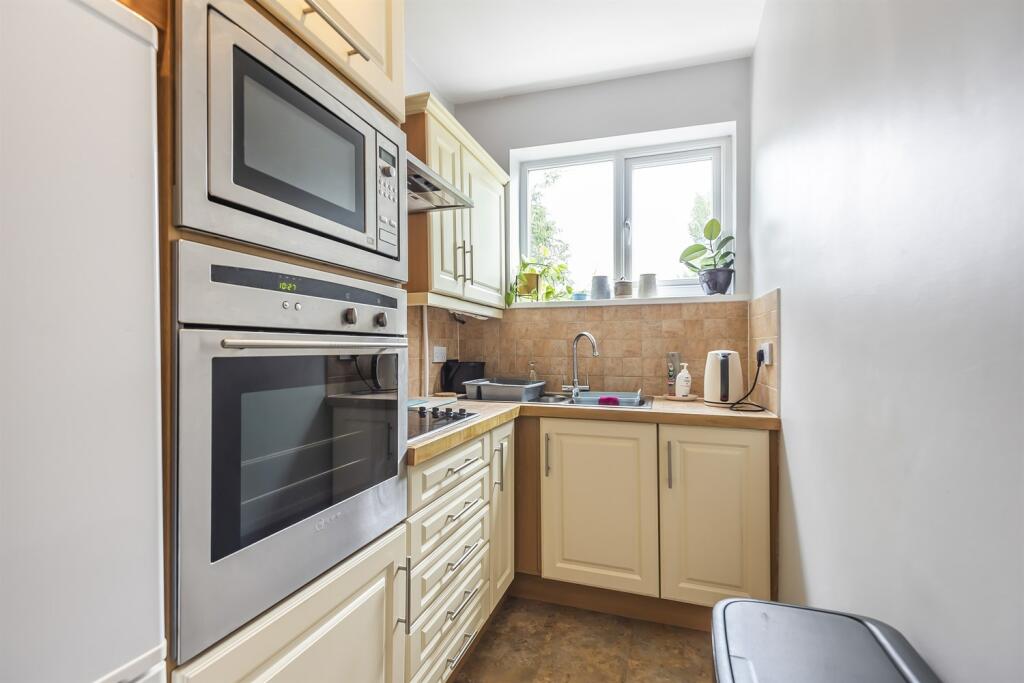 1 bedroom apartment for sale in Station Road, Marlow, SL7