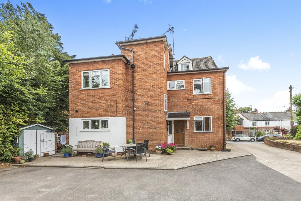 1 bedroom apartment for sale in Station Road, Marlow, SL7