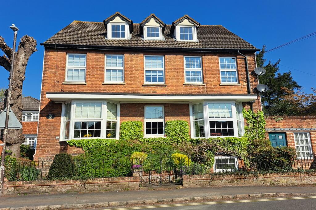 1 bedroom apartment for sale in Station Road, Marlow, SL7