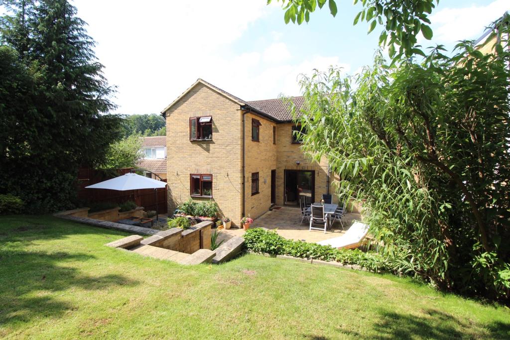 5 bedroom detached house for sale in Marlow Bottom, SL7