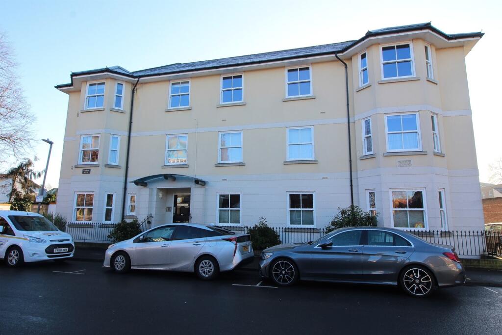 Main image of property: Marlow House, Institute Road