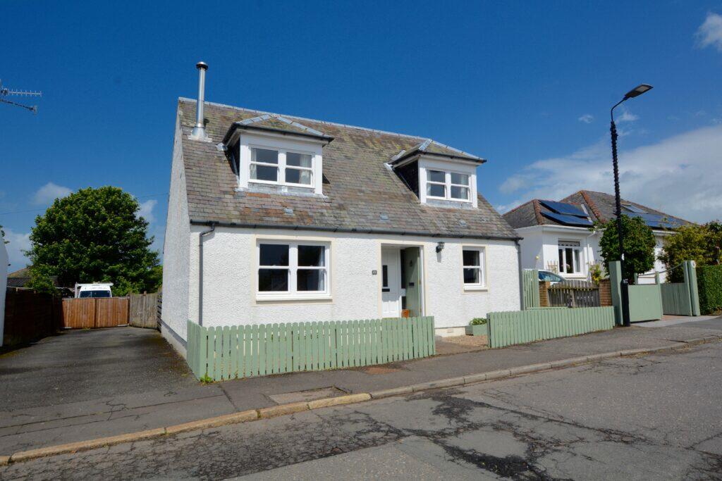 3 bedroom detached house for sale in 23 Kirkmichael Road, Crosshill, KA19 7RJ, KA19