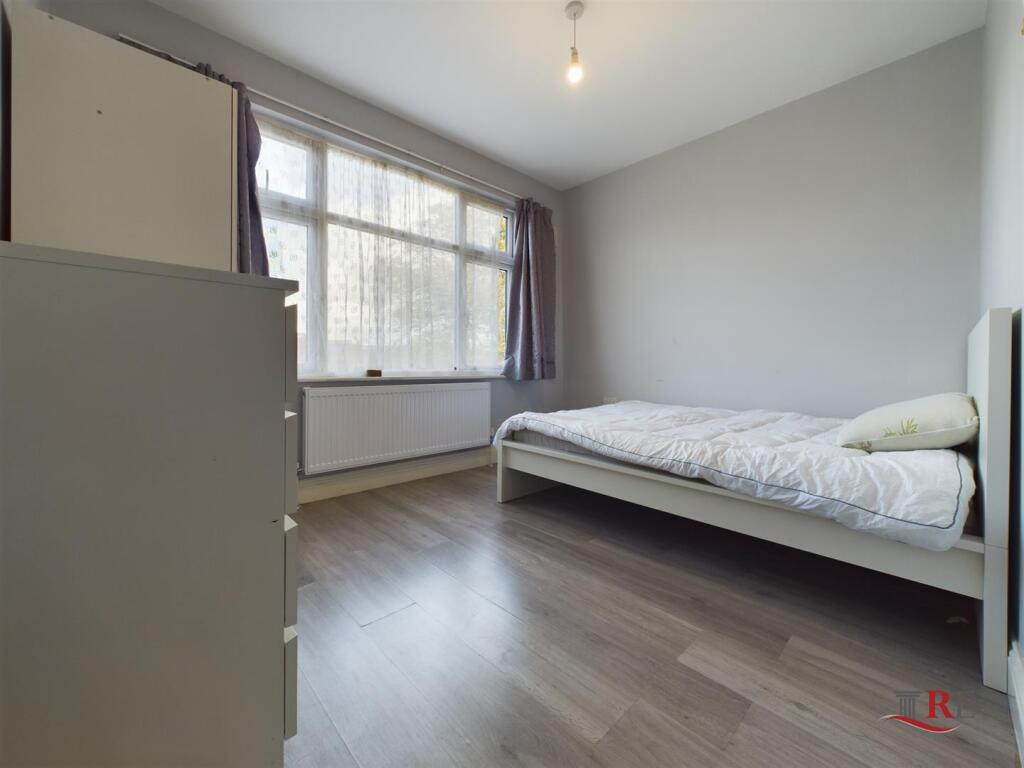 Main image of property: Kings Road, London, NW10 2BN