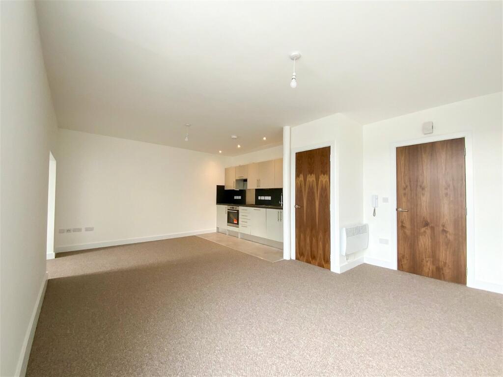 Studio flat for sale in Victoria Street, Glossop, SK13