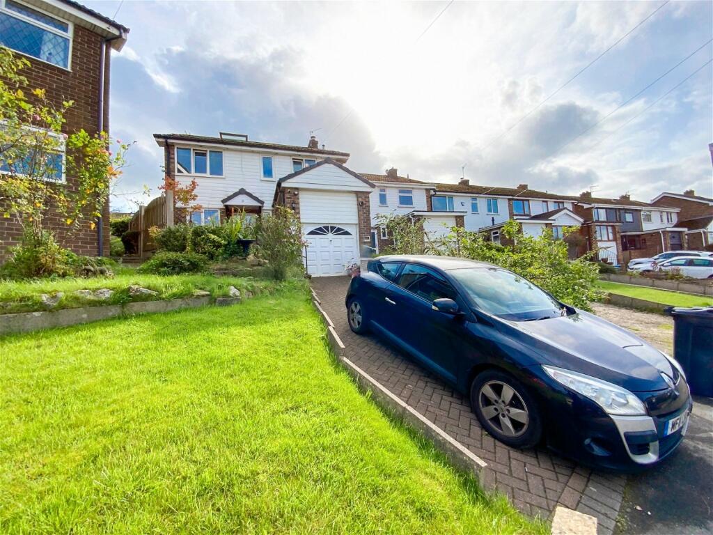 3 bedroom semidetached house for sale in Simons Close, Simmondley, SK13