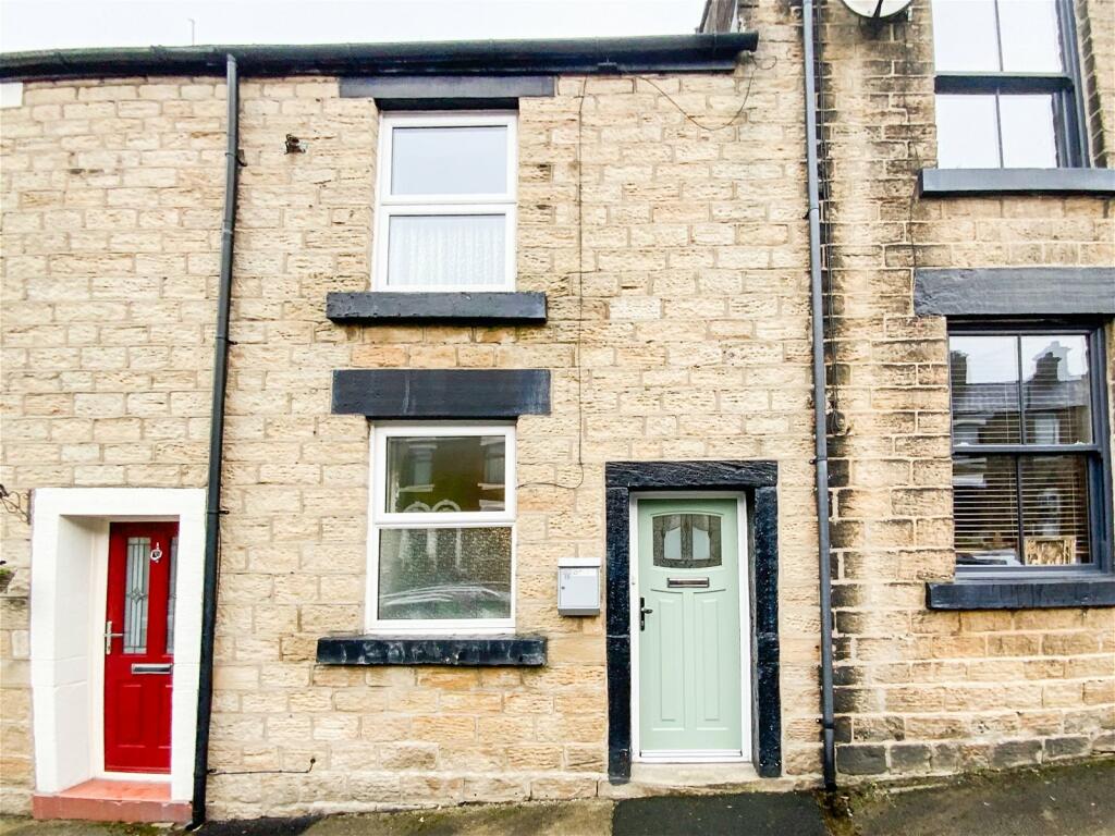 2 bedroom terraced house for sale in Brosscroft, Hadfield, SK13