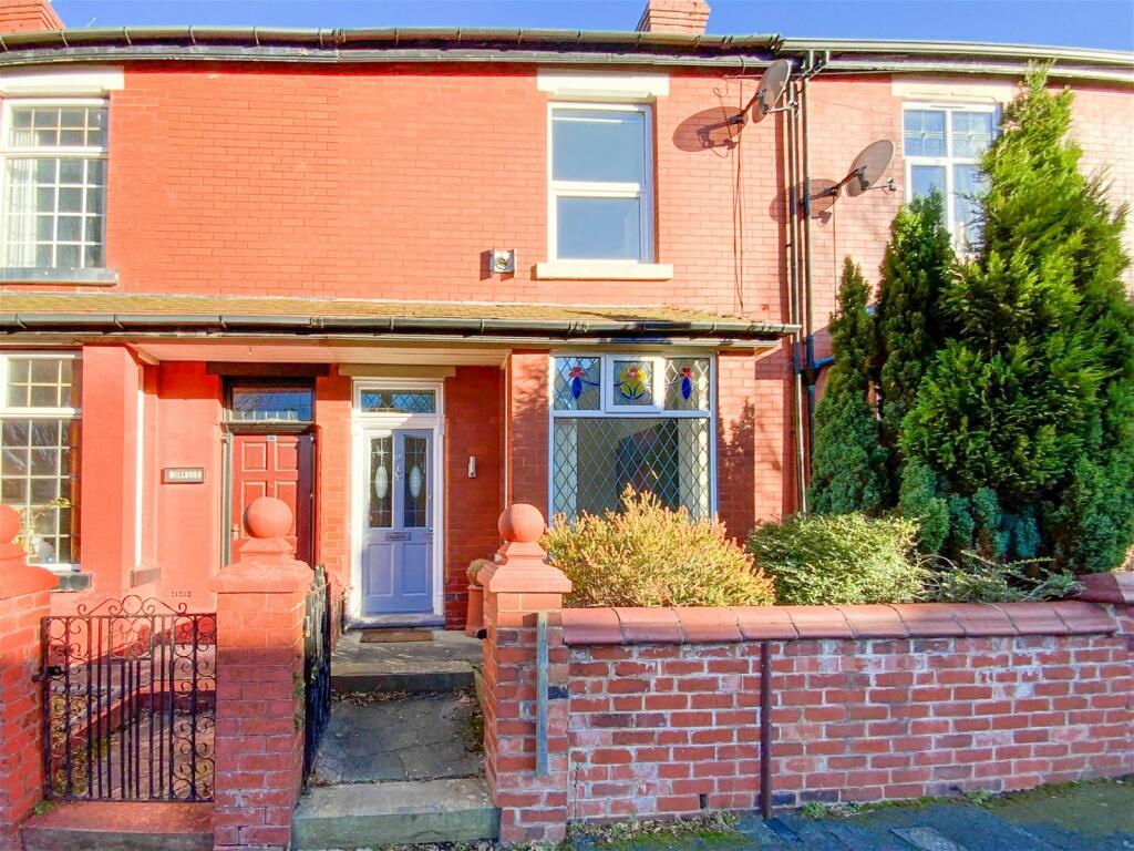 2 bedroom terraced house for sale in King Road, Gee Cross, SK14