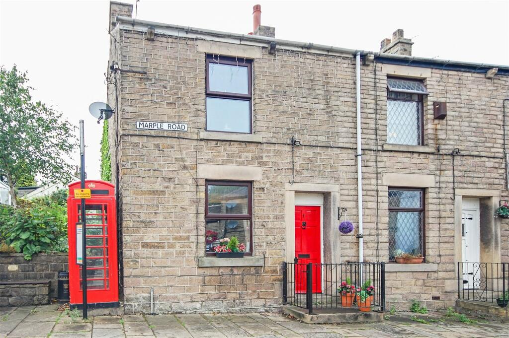 2 bedroom semidetached house for sale in Marple Road, Charlesworth, SK13