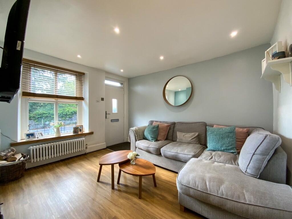 2 bedroom end of terrace house for sale in Lower Market Street