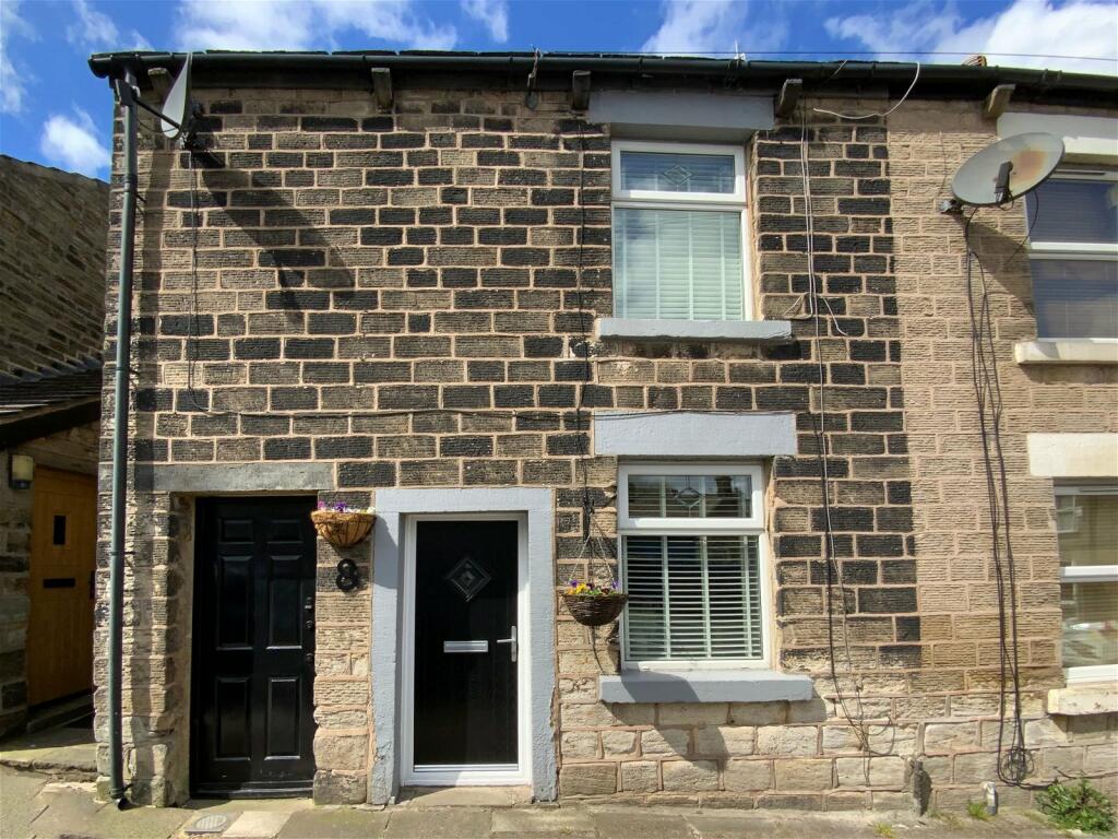 2 bedroom end of terrace house for sale in Broadbottom Road, Mottram, SK14