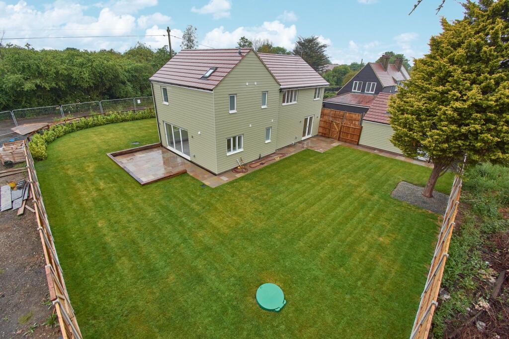 4 bedroom detached house for sale in Mill Road, Mayland, Chelmsford