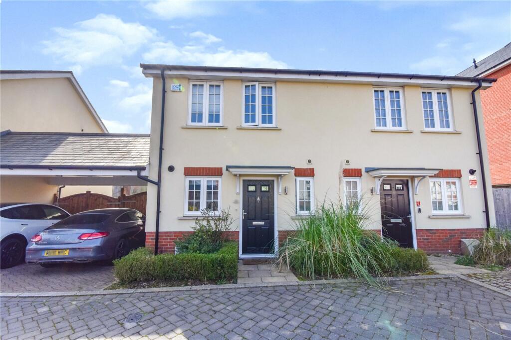 2 bedroom semi-detached house for sale in Mary Munion Quarter, Chelmsford, Essex, CM2