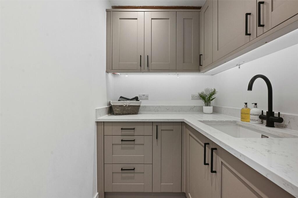 Additional property image - Wakerings Farm, Leighs Road, Little Waltham, Chelmsford, Essex, CM3