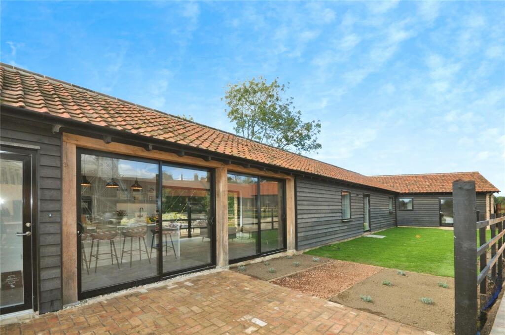 Additional property image - Wakerings Farm, Leighs Road, Little Waltham, Chelmsford, Essex, CM3