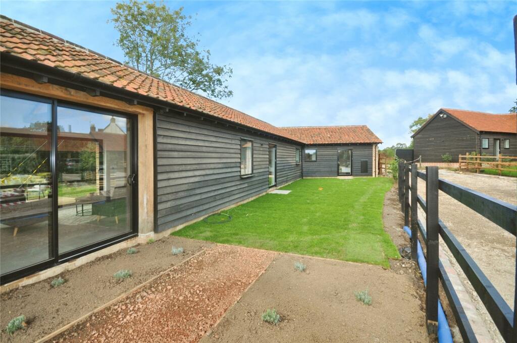 Additional property image - Wakerings Farm, Leighs Road, Little Waltham, Chelmsford, Essex, CM3