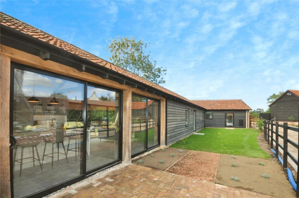 Additional property image - Wakerings Farm, Leighs Road, Little Waltham, Chelmsford, Essex, CM3