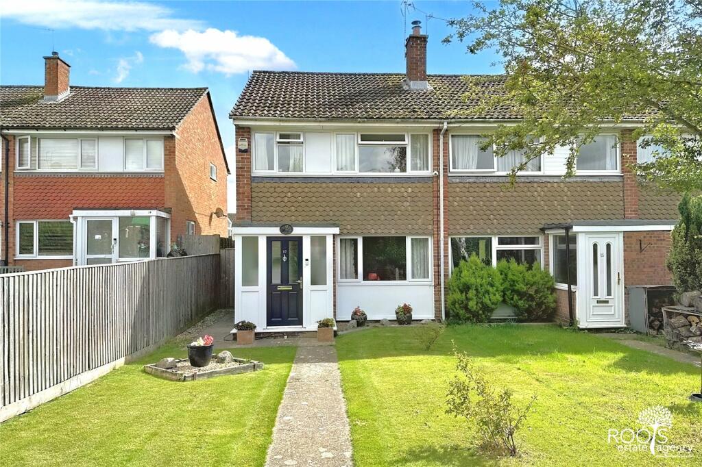 3 bedroom end of terrace house for sale in Kestrel Close, Thatcham