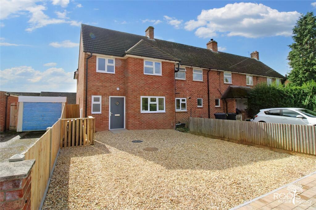 3 bedroom end of terrace house for sale in Westfield Crescent, Thatcham