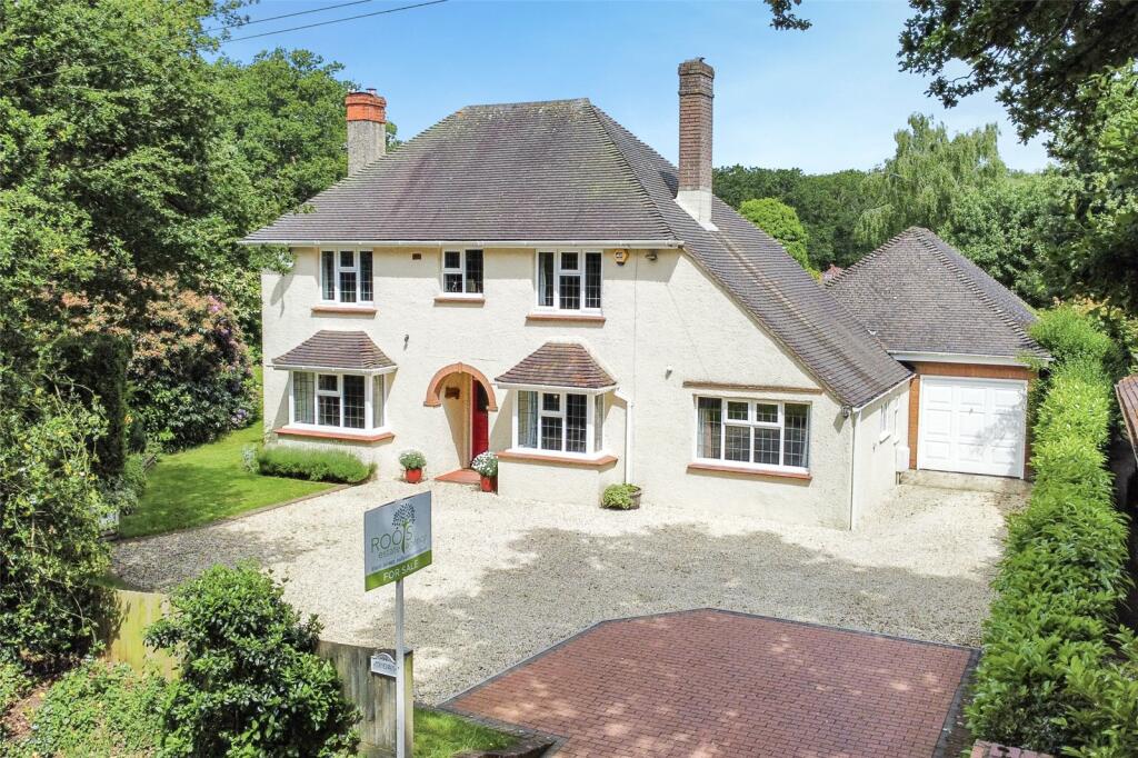 3 bedroom detached house for sale in Broad Lane, Upper Bucklebury
