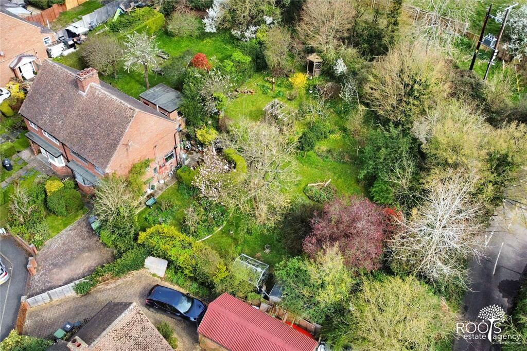 3 bedroom semidetached house for sale in Southend, Cold Ash, Thatcham