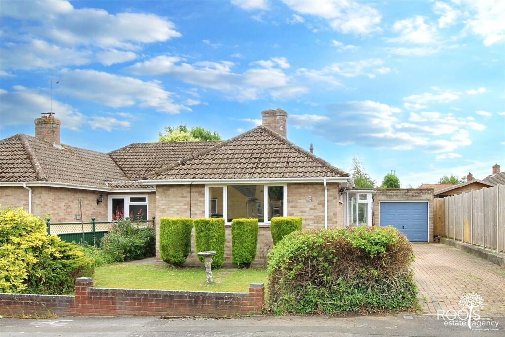 Main image of property: Hatchgate Close, Cold Ash, Thatcham, Berkshire, RG18