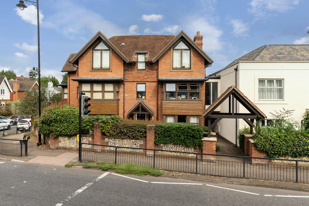 1 bedroom apartment for sale in St Margarets Court, Dorking, RH4