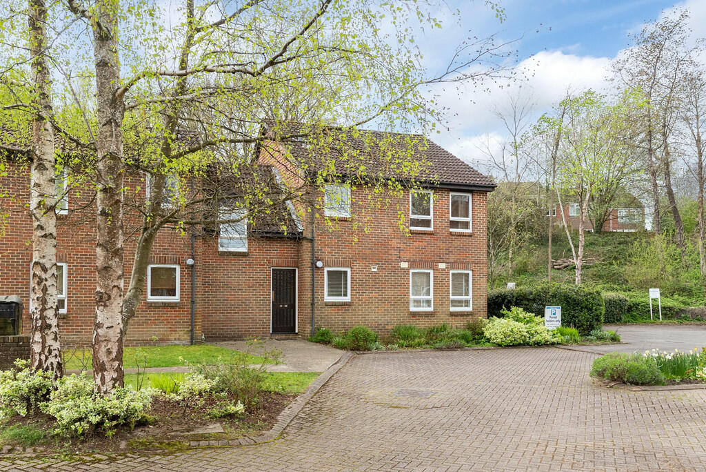 Studio flat for sale in North Holmwood, Dorking, RH5