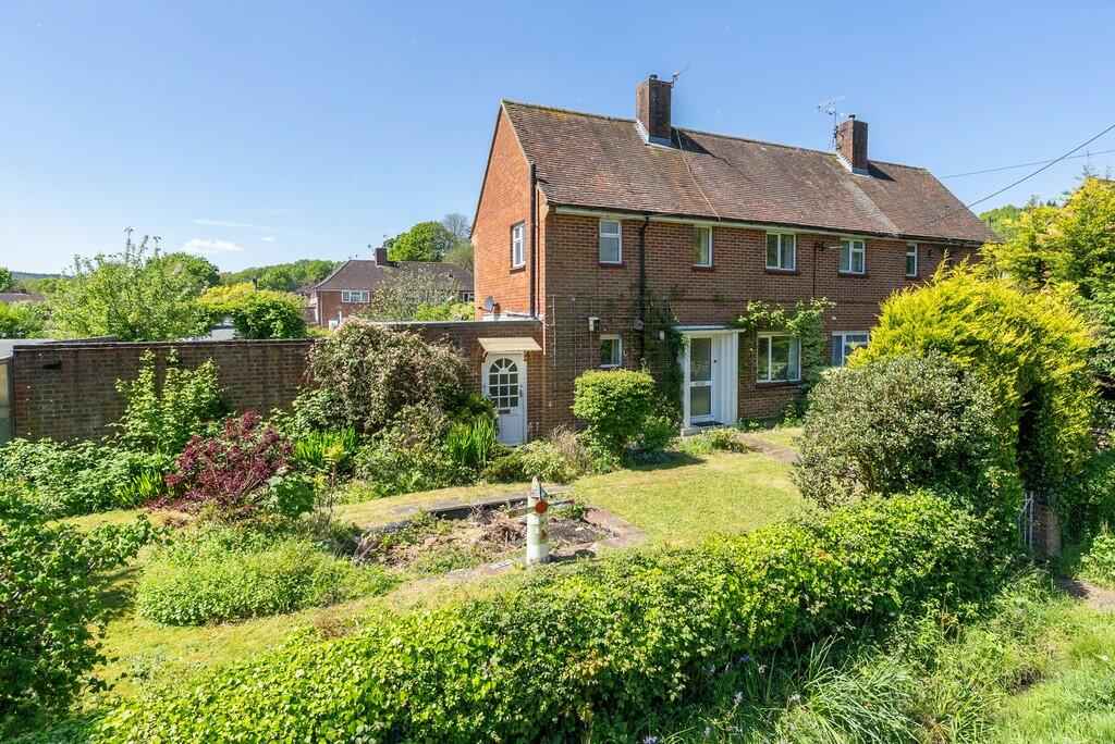2 bedroom semidetached house for sale in Chart Lane South, Dorking, RH5