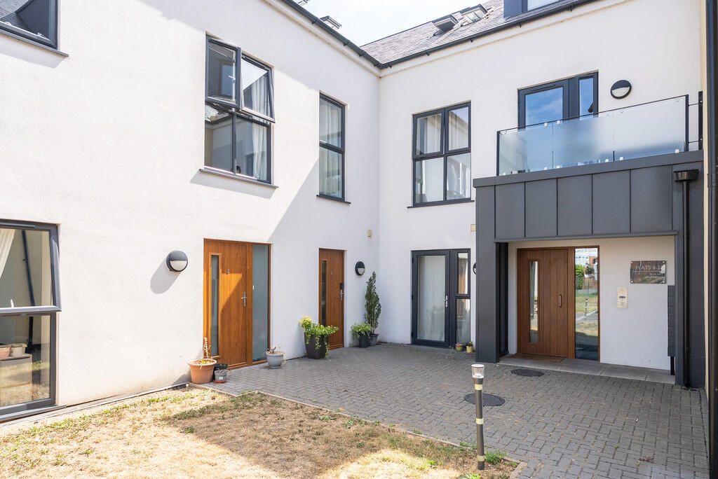 Main image of property: Box Hill Apartments, Chalkpit Lane