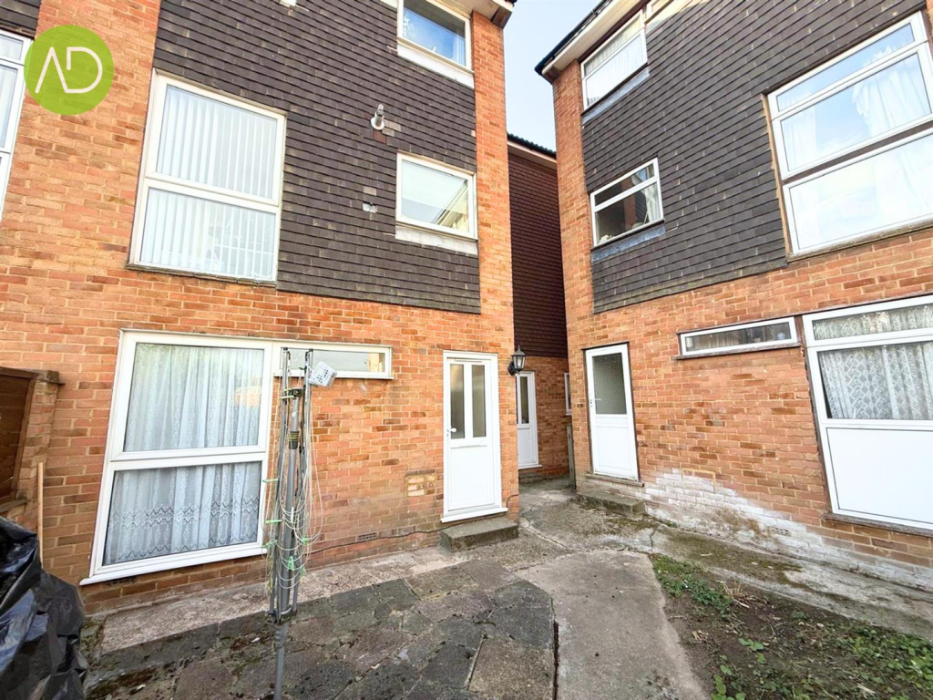Main image of property: Stoneleigh Drive, Hoddesdon