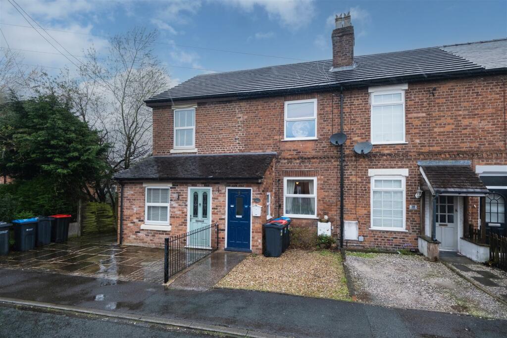 2 bedroom terraced house for sale in School Lane, Lostock Gralam