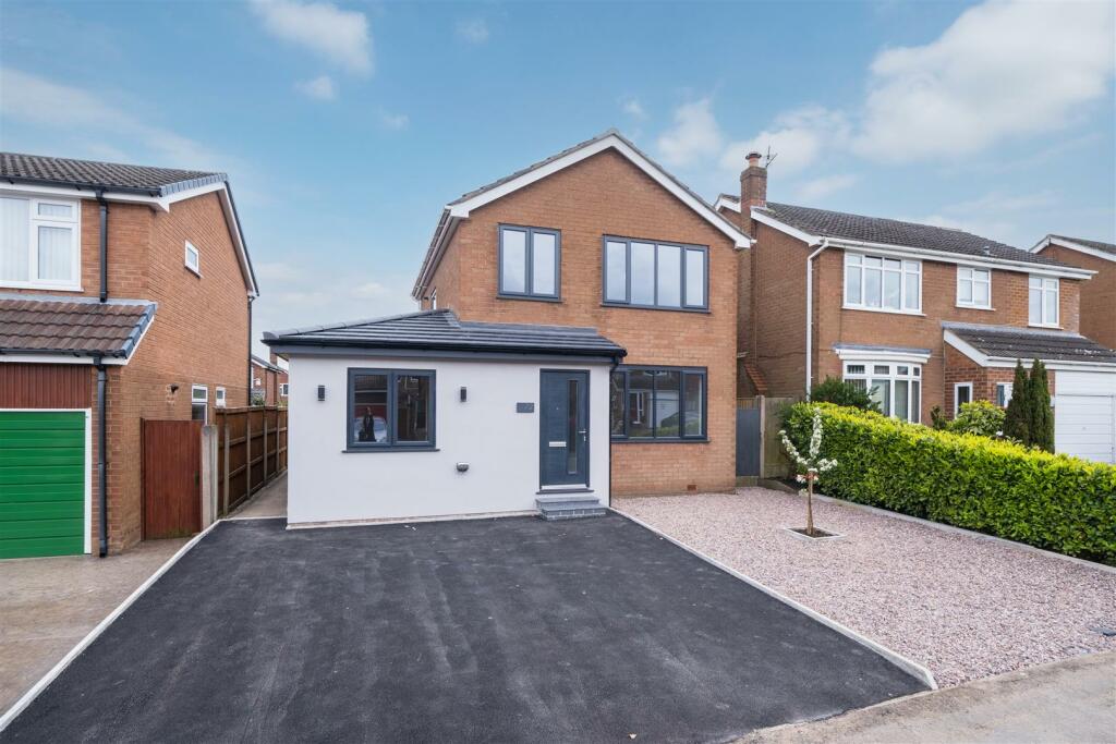 3 bedroom detached house for sale in Elmwood Road, Barnton, Cheshire, CW8