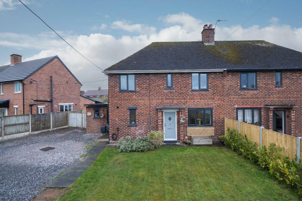 3 bedroom semidetached house for sale in Weaverham Road, Sandiway