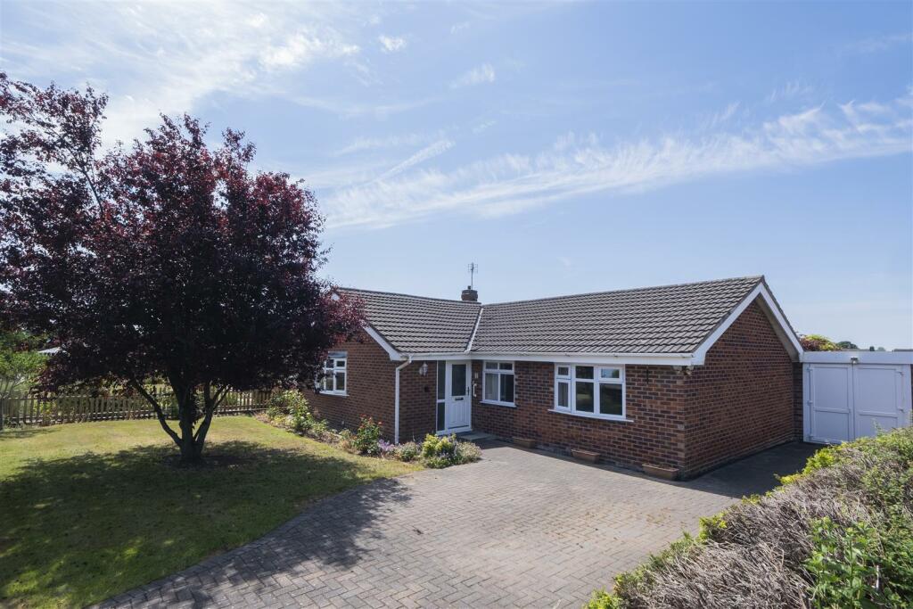 3 bedroom detached bungalow for sale in Meadow Gate, Wincham, Northwich