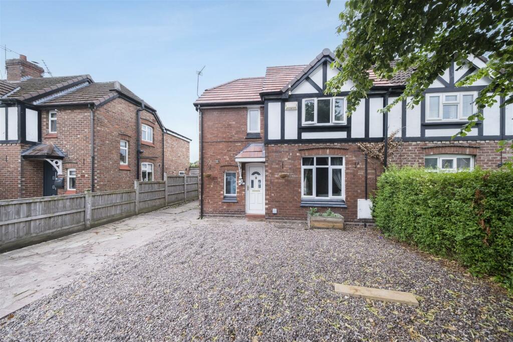 2 bedroom semidetached house for sale in Gadbrook Road, Rudheath