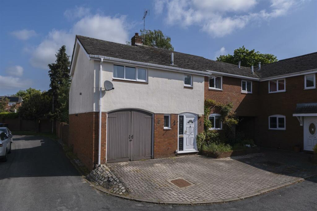 3 bedroom end of terrace house for sale in The Cobbles, Delamere Park