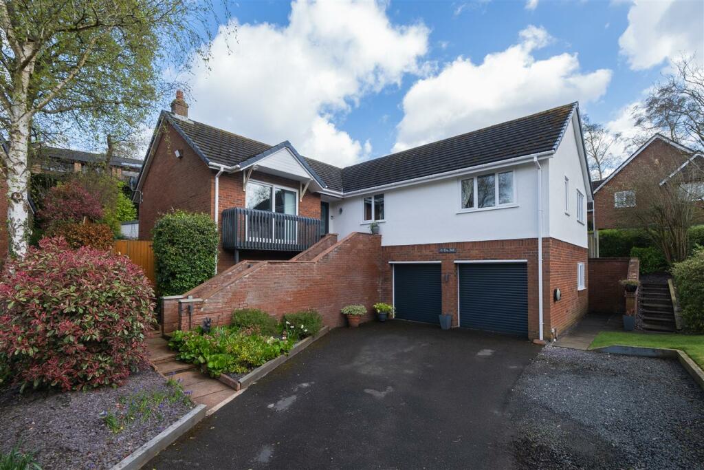 4 bedroom detached house for sale in The Dell, Delamere Park