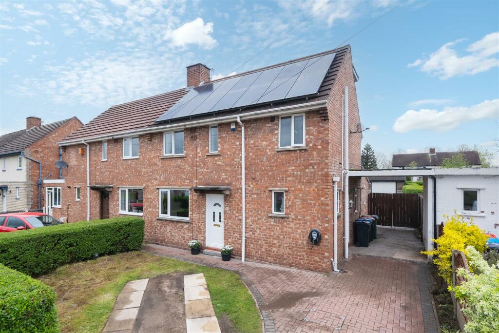 4 bedroom semidetached house for sale in Russet Road, Weaverham