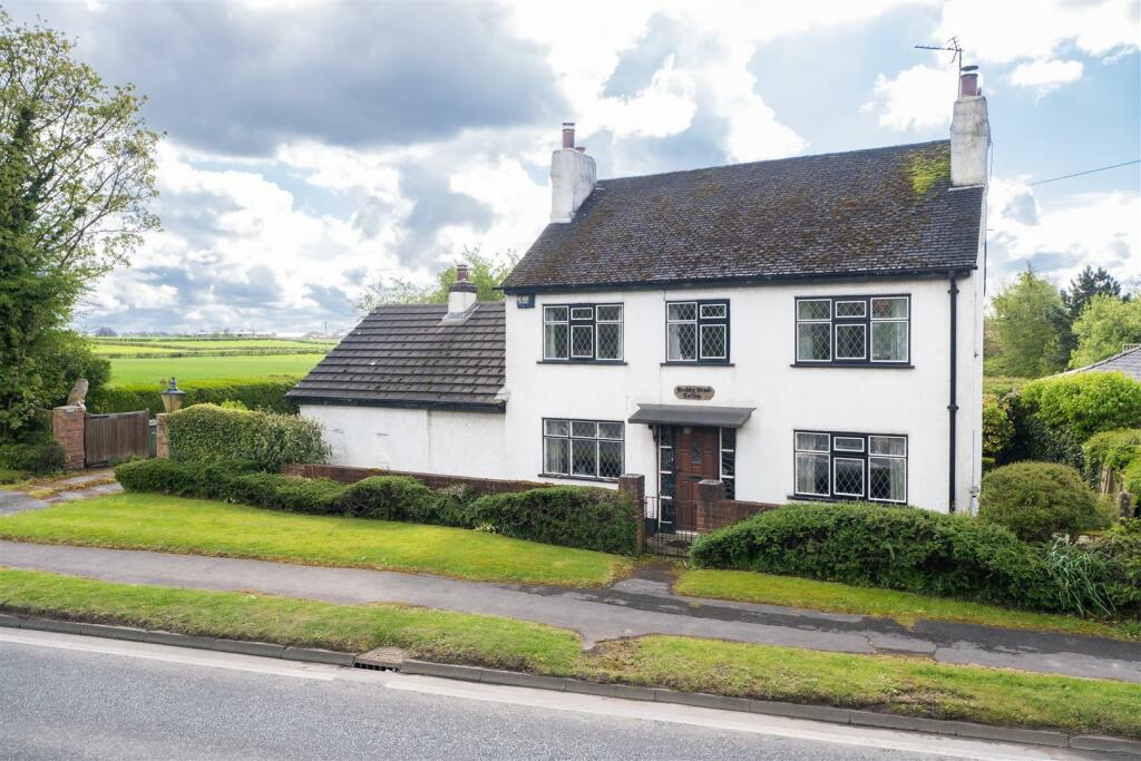2 bedroom detached house for sale in Tarporley Road, Whitley