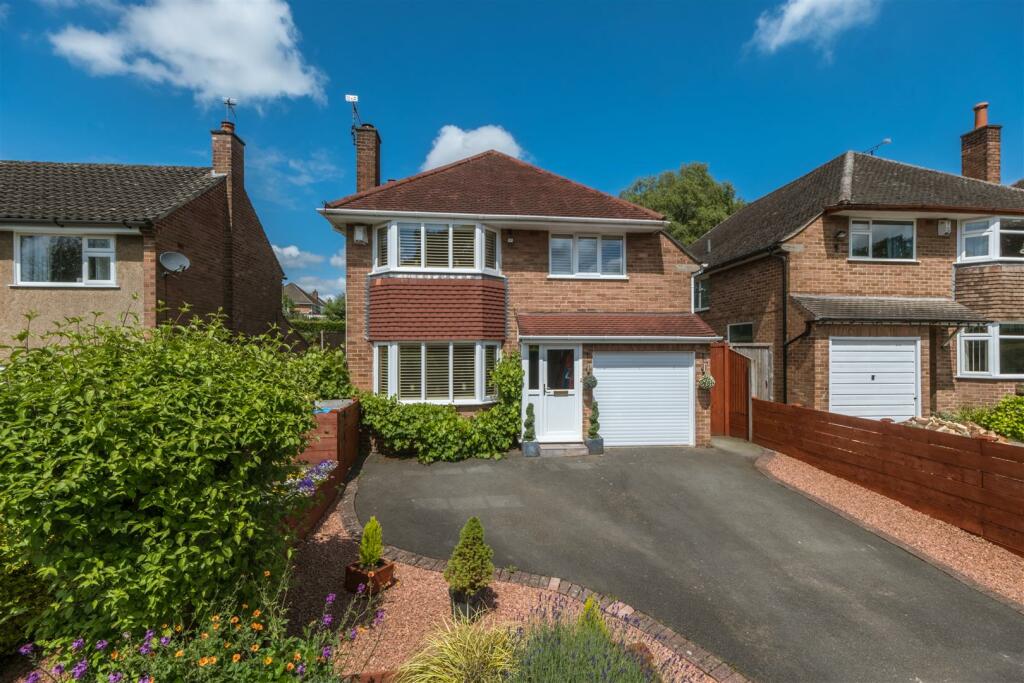 3 bedroom detached house for sale in Valley Lane, Cuddington, Northwich