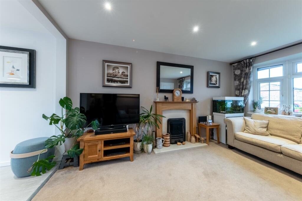 Additional property image - Kingfisher Grove, Wincham, Cheshire