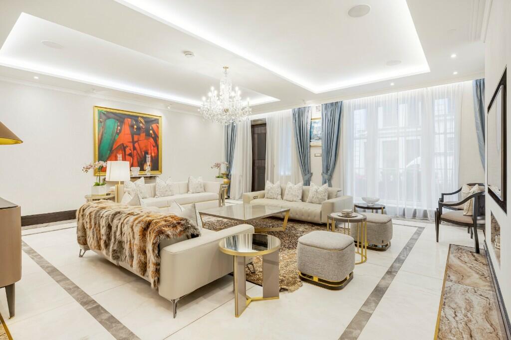 3 bedroom apartment for sale in King Street, London, SW1Y