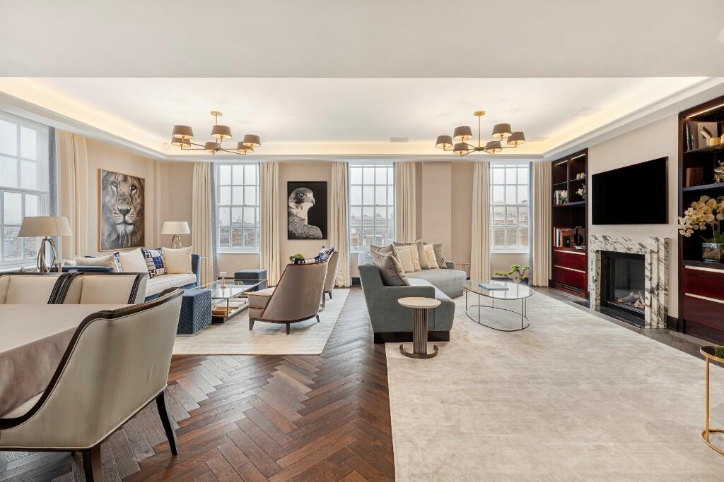 4 bedroom apartment for sale in Hereford House, Mayfair, London, W1K