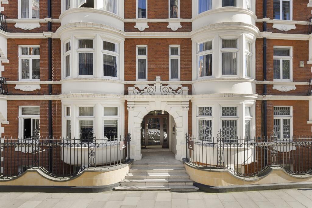 Main image of property: Basil Street, Knightsbridge, London, SW3, United Kingdom