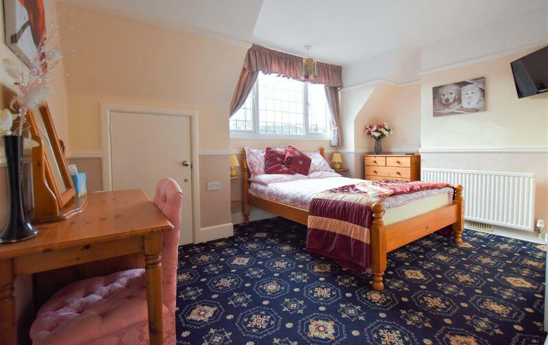 Additional property image - KINGS ROAD WEST - TWO DOUBLE BEDROOM OWNERS QUARTERS - ATTACHED TO 9 BEDROOM GUEST HOUSE