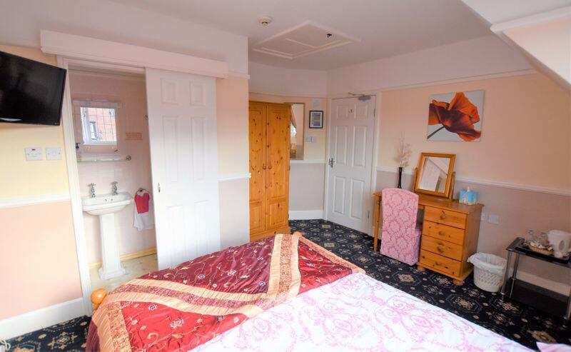 Additional property image - KINGS ROAD WEST - TWO DOUBLE BEDROOM OWNERS QUARTERS - ATTACHED TO 9 BEDROOM GUEST HOUSE