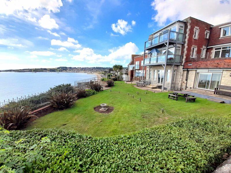 3 bedroom flat for sale in Highcliffe Road, Swanage, BH19