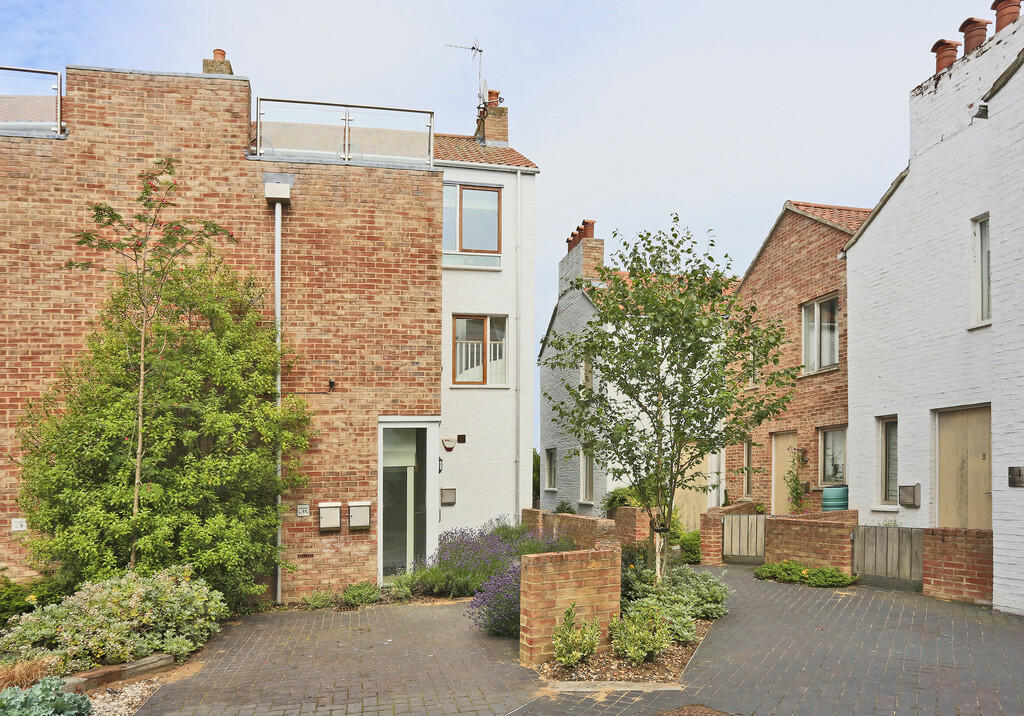 2 bedroom apartment for sale in Tibbys Way, Southwold, IP18