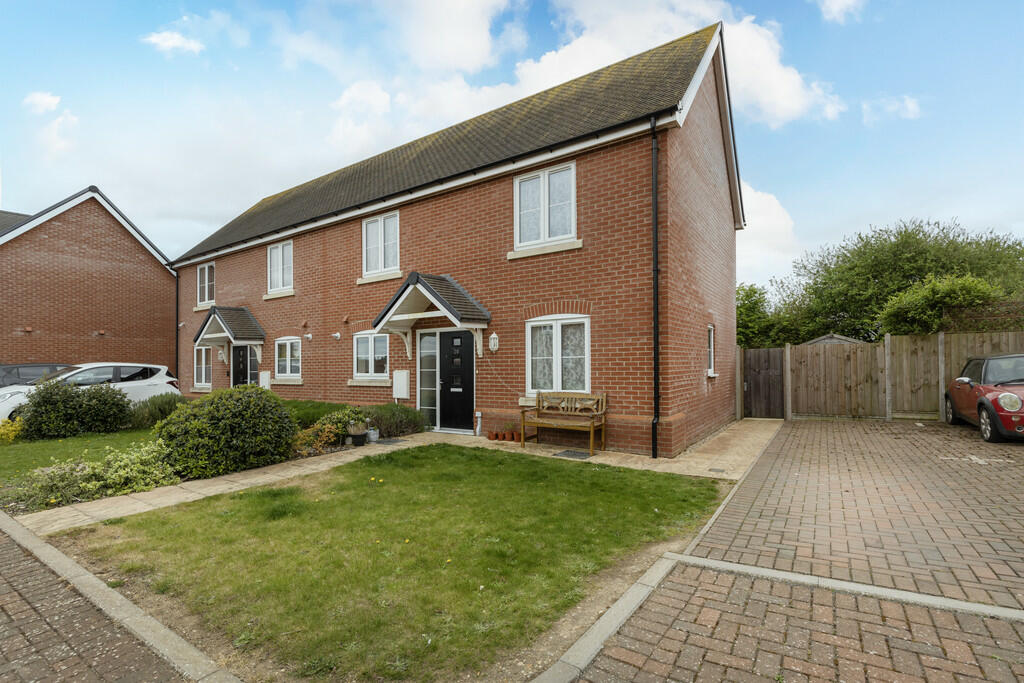 3 bedroom semidetached house for sale in Barbrook Green, Reydon, IP18