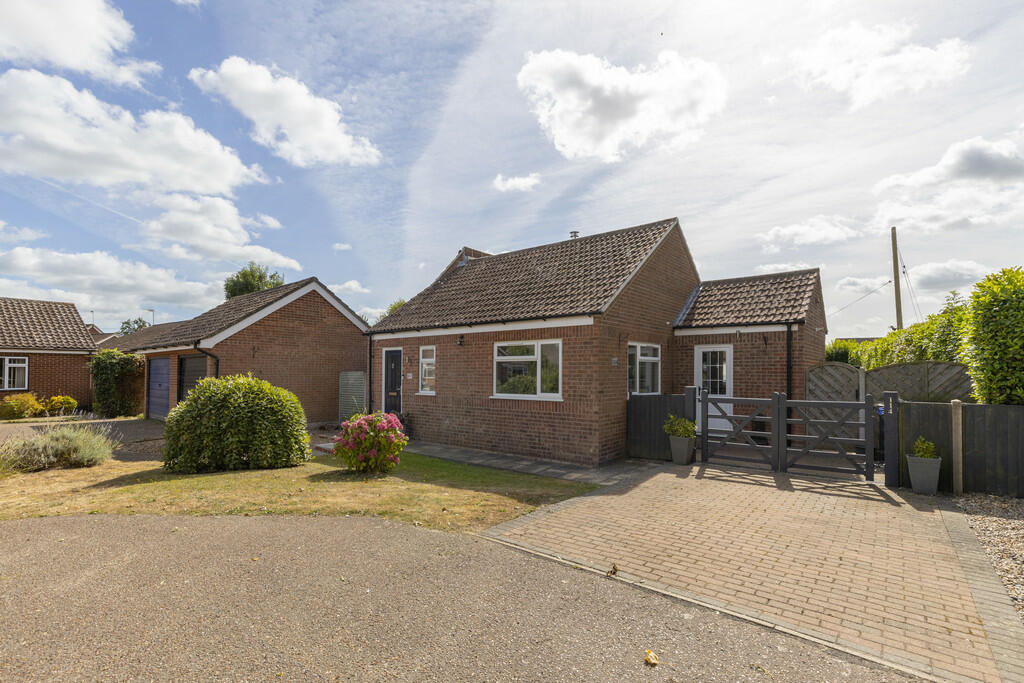 Main image of property: Wangford Road, Reydon